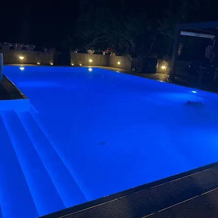 بيت للعطل In Giusa